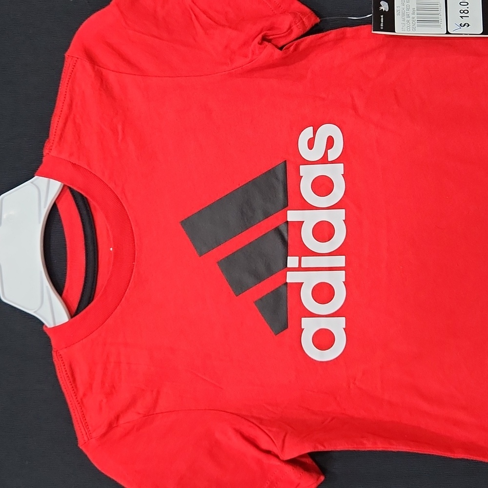 🆕️ Adidas Tee - Picture 2 of 5